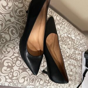 Antonio Melani Pumps